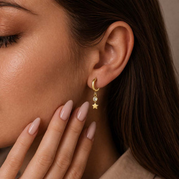 Altın Renk Yıldız Figürlü Küpe | Minimal Şık Kadın Küpe