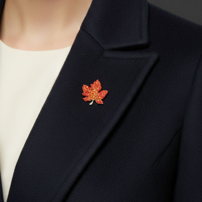 Kırmızı Akçaağaç Yaprağı Broş